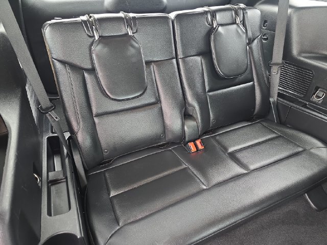 Used 2021 Ford Explorer XLT w/ Equipment Group 202A AWD/4WD image 12