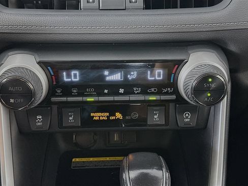 Used 2020 Toyota RAV4 XLE Premium AWD/4WD image 18