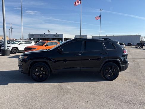 Used 2021 Jeep Cherokee Latitude Plus image 6
