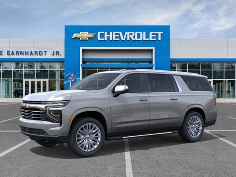 New 2026 Chevrolet Suburban Premier image 3