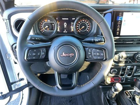 Used 2024 Jeep Wrangler Willys image 17