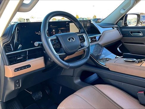 Certified 2025 INFINITI QX80 Sensory image 17