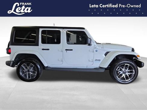 Used 2024 Jeep Wrangler Unlimited w/ Convenience Group AWD/4WD image 7