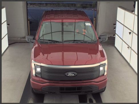 Used 2024 Ford F150 Lightning XLT image 2