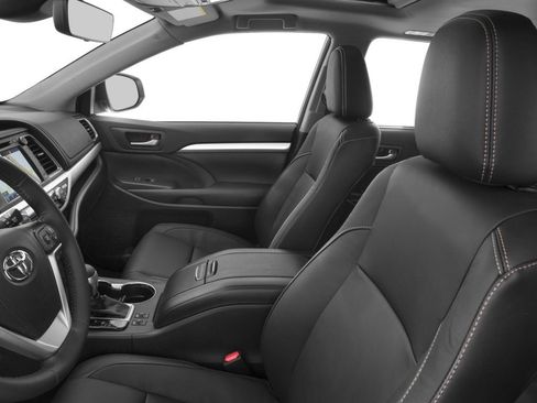 Used 2018 Toyota Highlander XLE FWD image 7