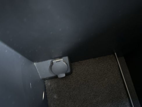 Used 2023 Nissan Titan SV w/ SV Convenience Package image 66