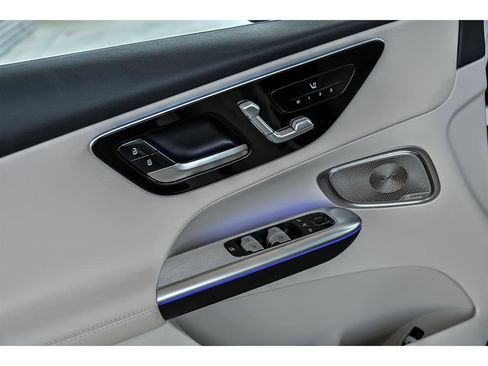 New 2026 Mercedes-Benz GLC 350e 4MATIC image 7