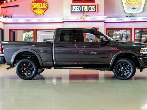 Used 2022 RAM 2500 Laramie w/ Night Edition AWD/4WD image 9