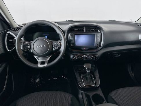 Used 2025 Kia Soul LX FWD image 26
