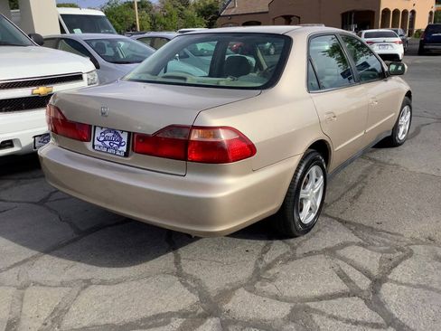 Used 2000 Honda Accord SE image 10