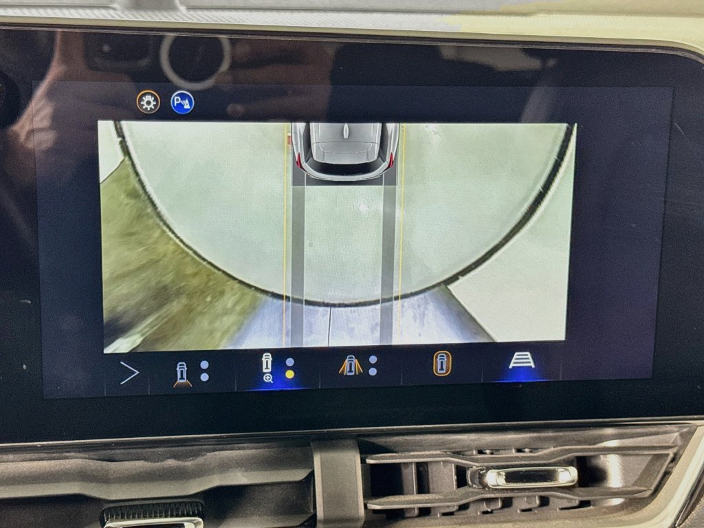 Used 2025 Chevrolet Equinox LT w/ Convenience Package II FWD image 36