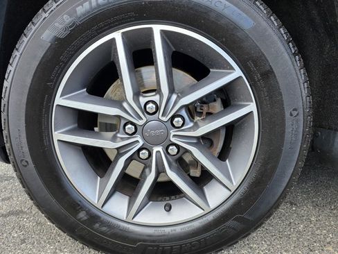 Used 2020 Jeep Grand Cherokee Limited w/ Luxury Group II image 4