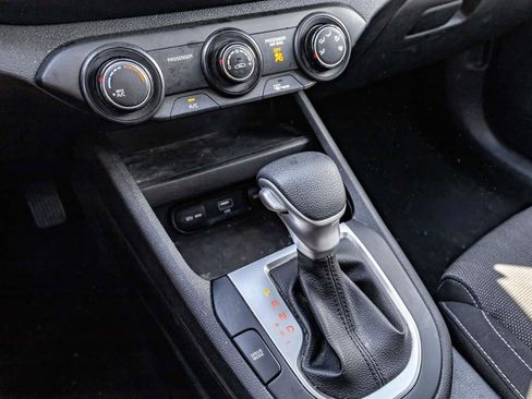 Used 2022 Kia Forte LXS image 16