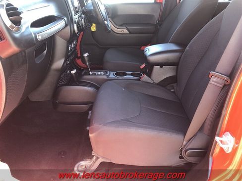 Used 2015 Jeep Wrangler Unlimited Sport AWD/4WD image 11