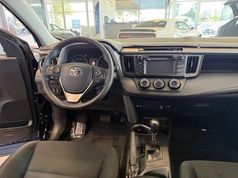 Used 2017 Toyota RAV4 LE AWD/4WD image 25