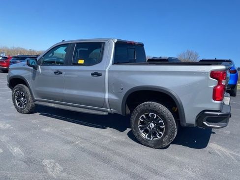 Used 2023 Chevrolet Silverado 1500 ZR2 image 10