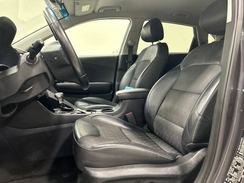 Used 2018 Kia Niro EX w/ EX Touring Graphite Edition FWD image 10