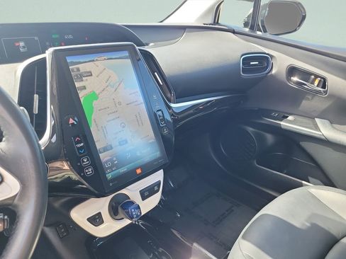 Used 2018 Toyota Prius Four Touring w/ Premium Convenience Package image 22