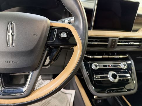 Used 2022 Lincoln Corsair Reserve w/ Elements Package image 15