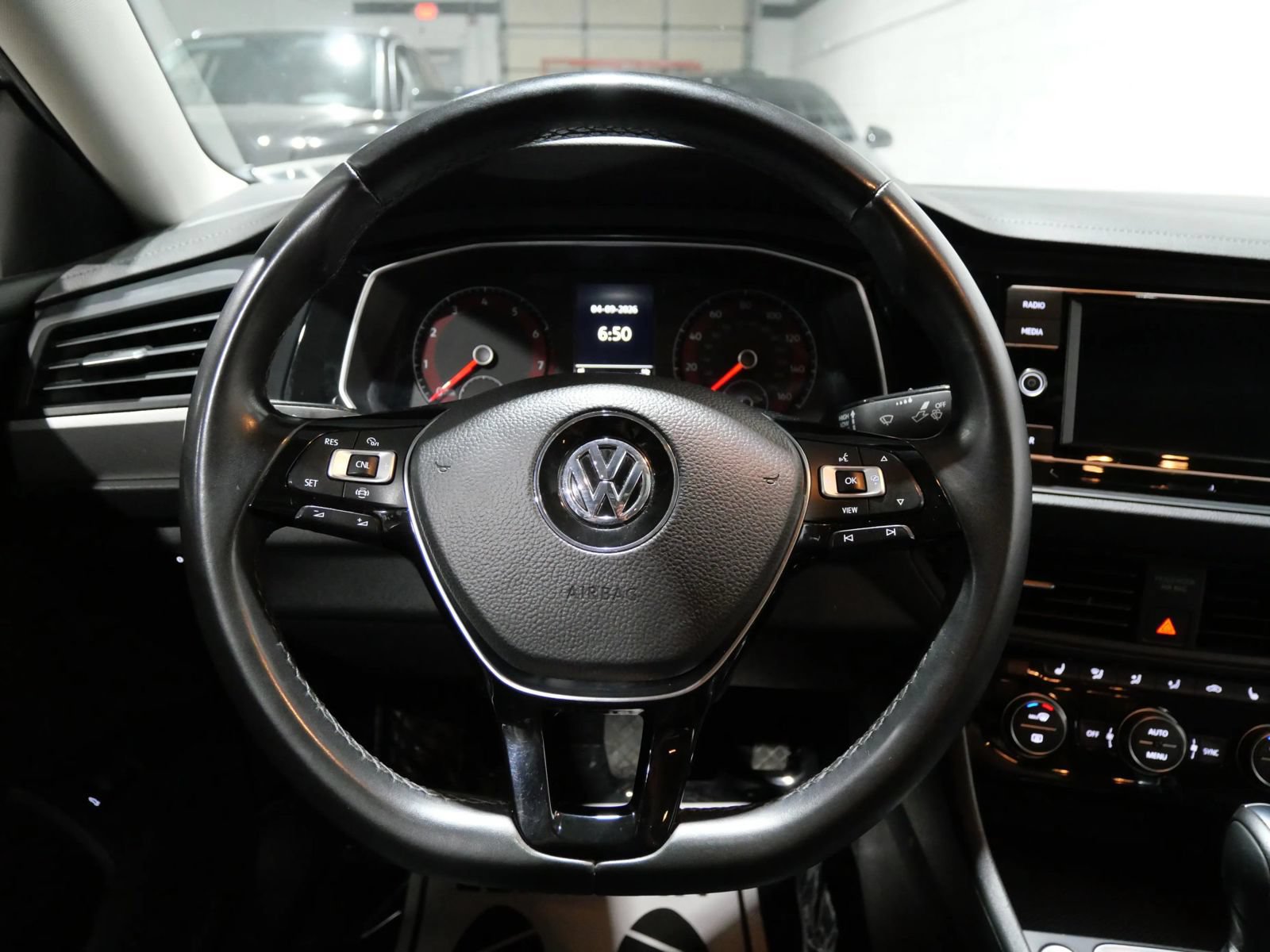 Used 2019 Volkswagen Jetta SE FWD image 14