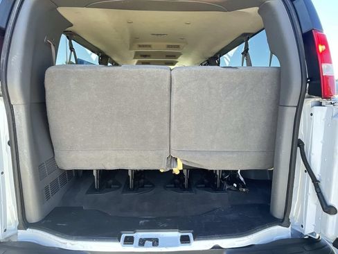 Used 2025 Chevrolet Express 3500 LT w/ LT Preferred Equipment Group RWD image 8