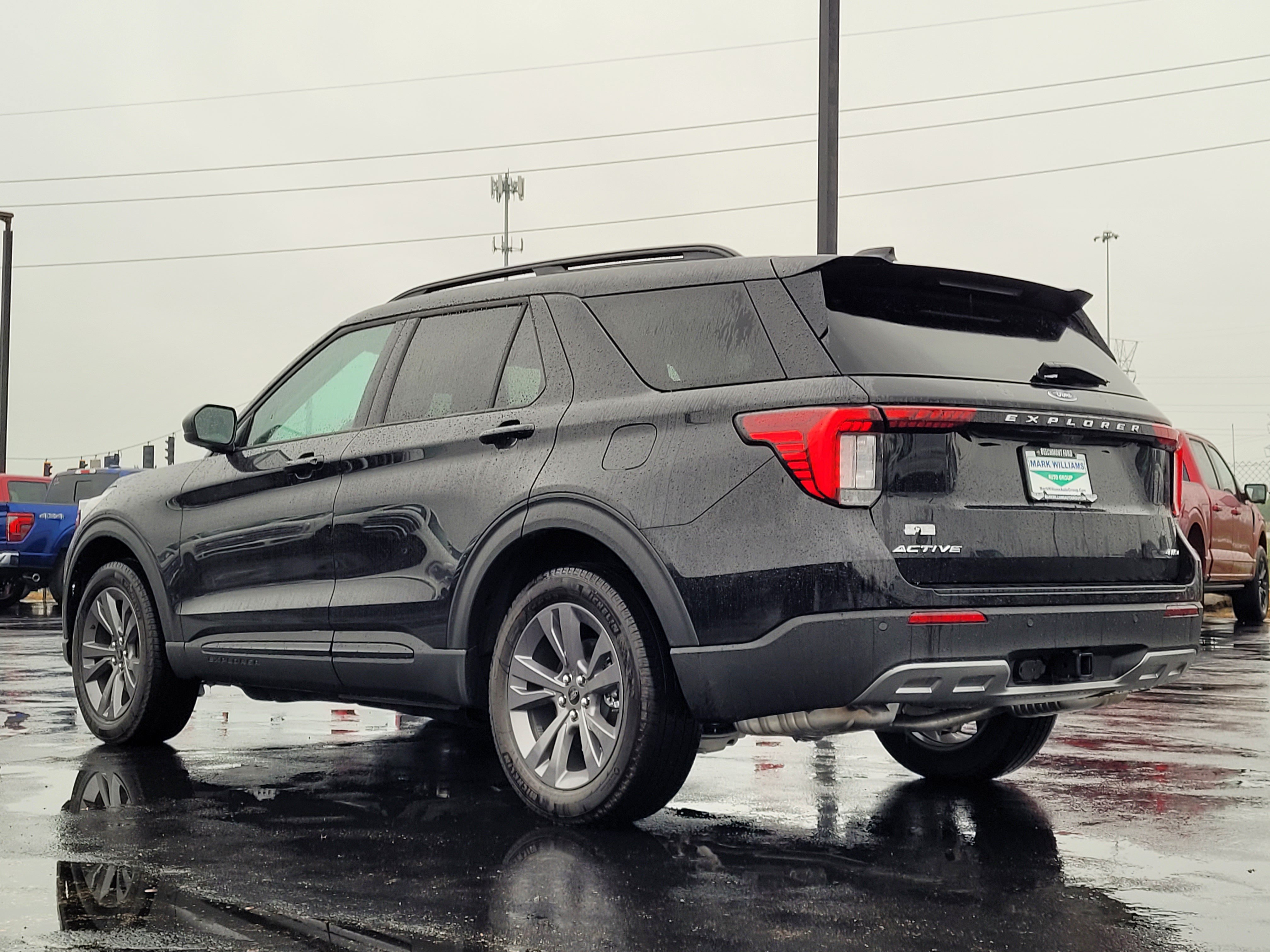 New 2026 Ford Explorer Active w/ Active Comfort Package AWD/4WD image 4