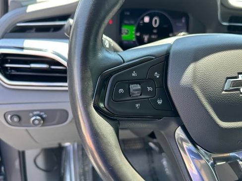 Used 2023 Chevrolet Bolt EUV Premier w/ Sun & Sound Package FWD image 22