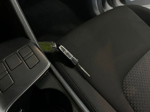 Used 2025 Kia Sportage LX image 21