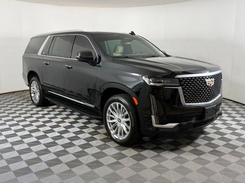 Used 2022 Cadillac Escalade ESV Premium Luxury AWD/4WD image 2