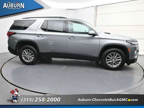 Used 2023 Chevrolet Traverse LT AWD/4WD image 18