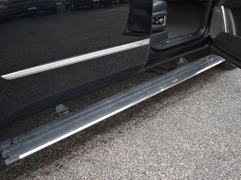 Certified 2019 Cadillac Escalade ESV Platinum AWD/4WD image 13