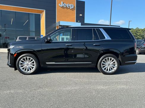 Used 2024 Cadillac Escalade Premium Luxury w/ Performance Package AWD/4WD image 3