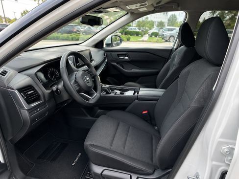 Used 2024 Nissan Rogue S AWD/4WD image 12