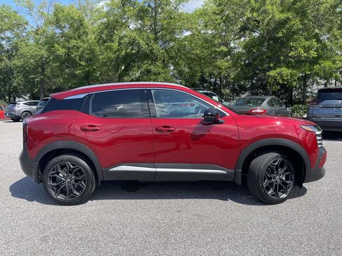 New 2026 Nissan Kicks SR w/ SR Premium Package FWD image 3