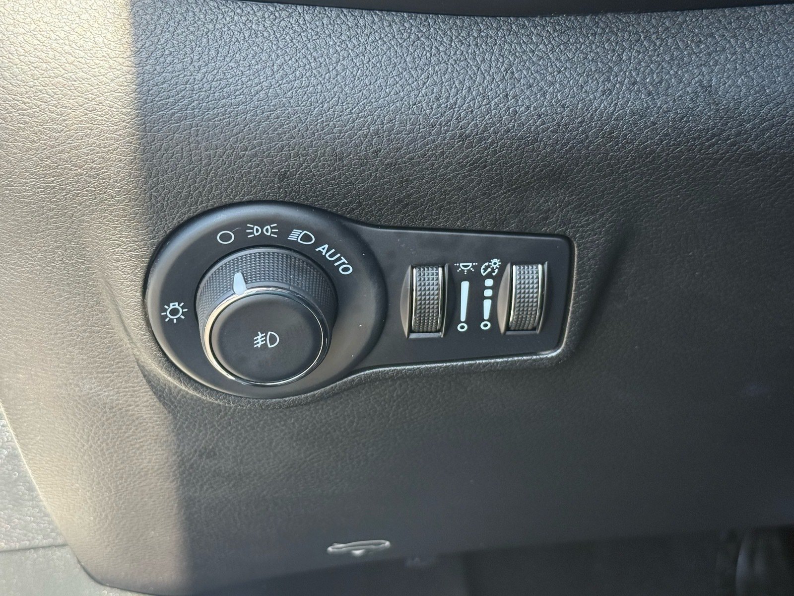 Used 2024 Jeep Compass Trailhawk AWD/4WD image 15