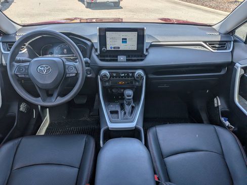 Used 2025 Toyota RAV4 XLE w/ Convenience Package FWD image 15