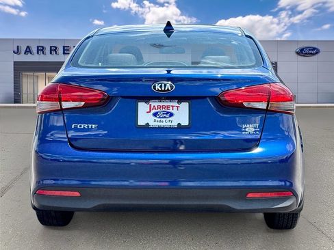 Used 2018 Kia Forte LX w/ LX Popular Package FWD image 6