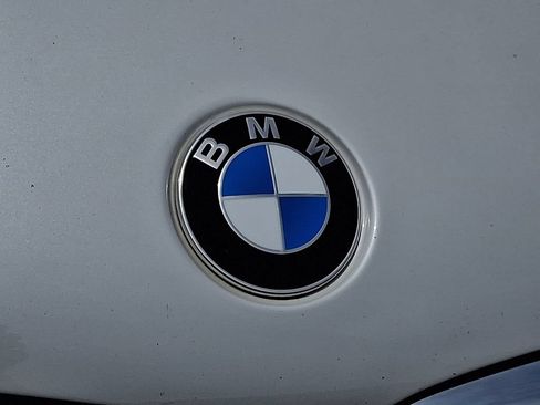 Used 2022 BMW X5 xDrive40i w/ Parking Assistance Package AWD/4WD image 9
