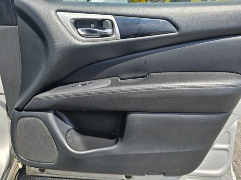 Used 2020 Nissan Pathfinder SV AWD/4WD image 37