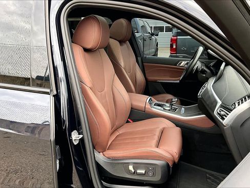 Used 2022 BMW X5 sDrive40i w/ M Sport Package image 11