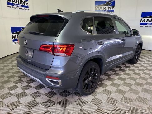 Used 2022 Volkswagen Taos SE FWD image 16