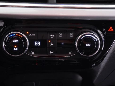 Used 2026 Chevrolet Trax LT w/ Driver Confidence Package image 24