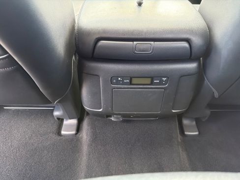 Used 2022 Nissan Armada SL w/ Captain's Chairs Package image 25