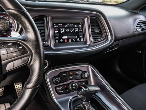Used 2018 Dodge Challenger R/T image 24