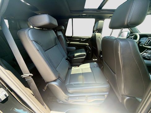 Used 2023 GMC Yukon Denali AWD/4WD image 29