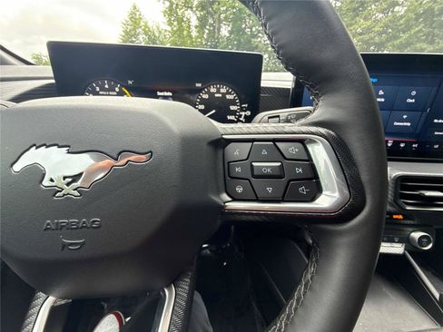 Used 2024 Ford Mustang Coupe RWD image 23