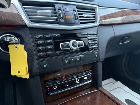Used 2012 Mercedes-Benz E 350 4MATIC Sedan image 27