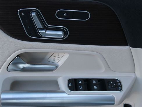 New 2026 Mercedes-Benz GLA 250 image 13