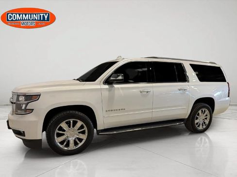 Used 2018 Chevrolet Suburban Premier AWD/4WD image 2