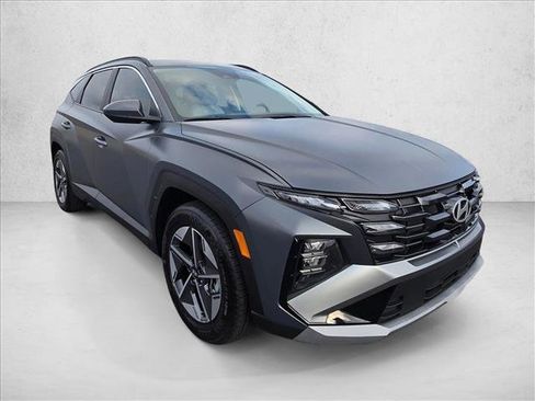 Certified 2025 Hyundai Tucson SEL image 3